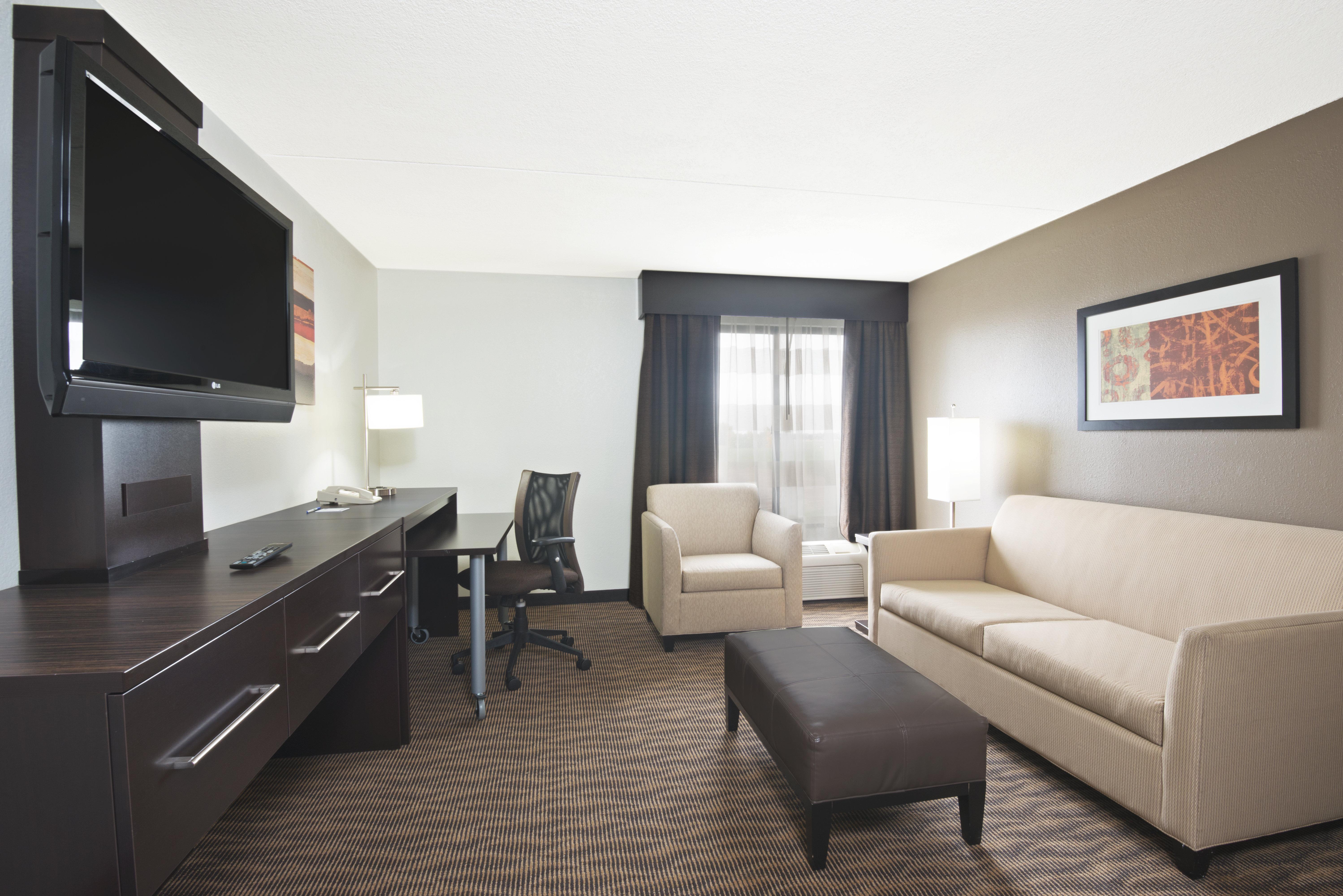 Holiday Inn Express Hotel & Suites Colby By Ihg Екстер'єр фото