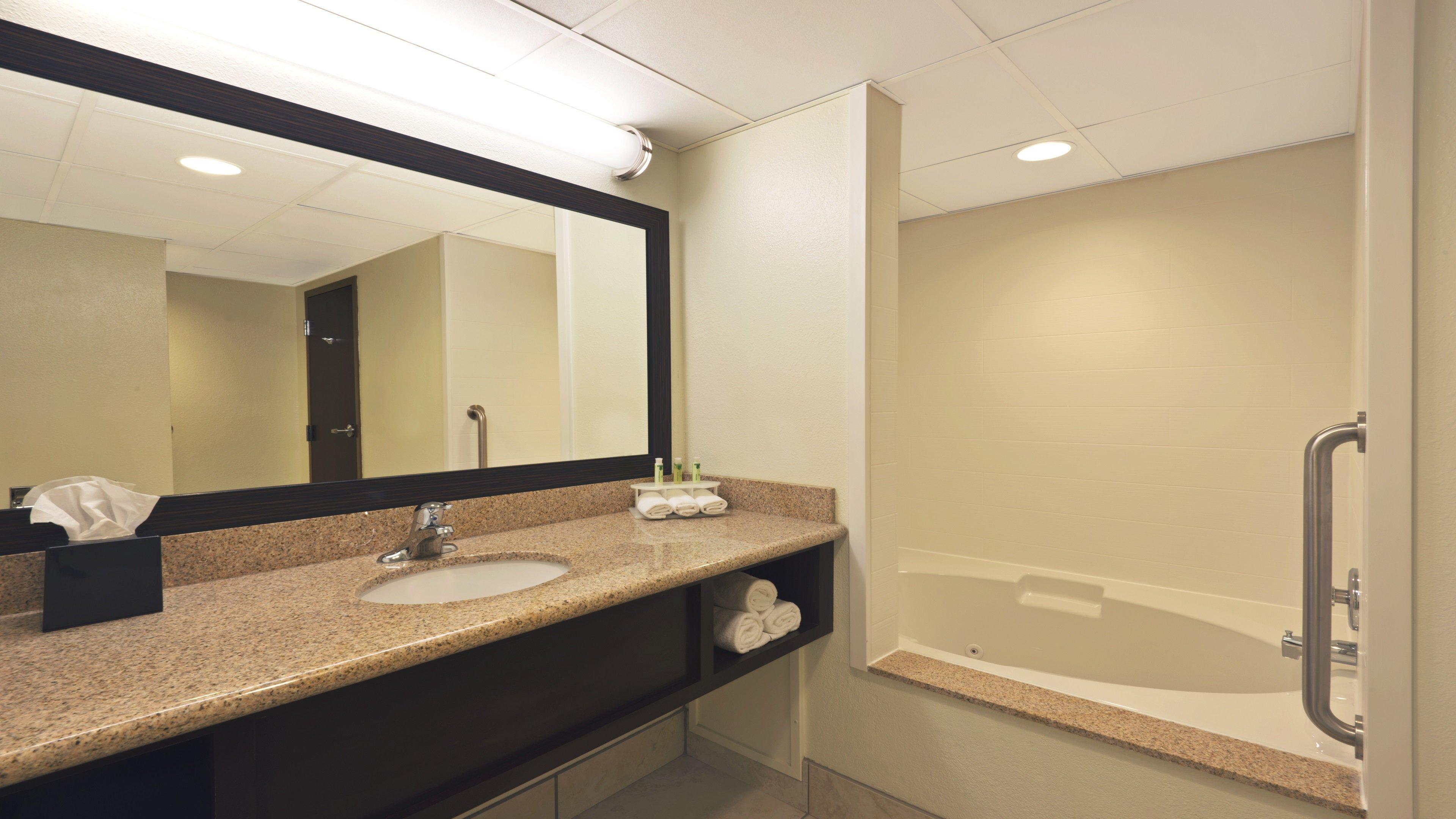 Holiday Inn Express Hotel & Suites Colby By Ihg Екстер'єр фото