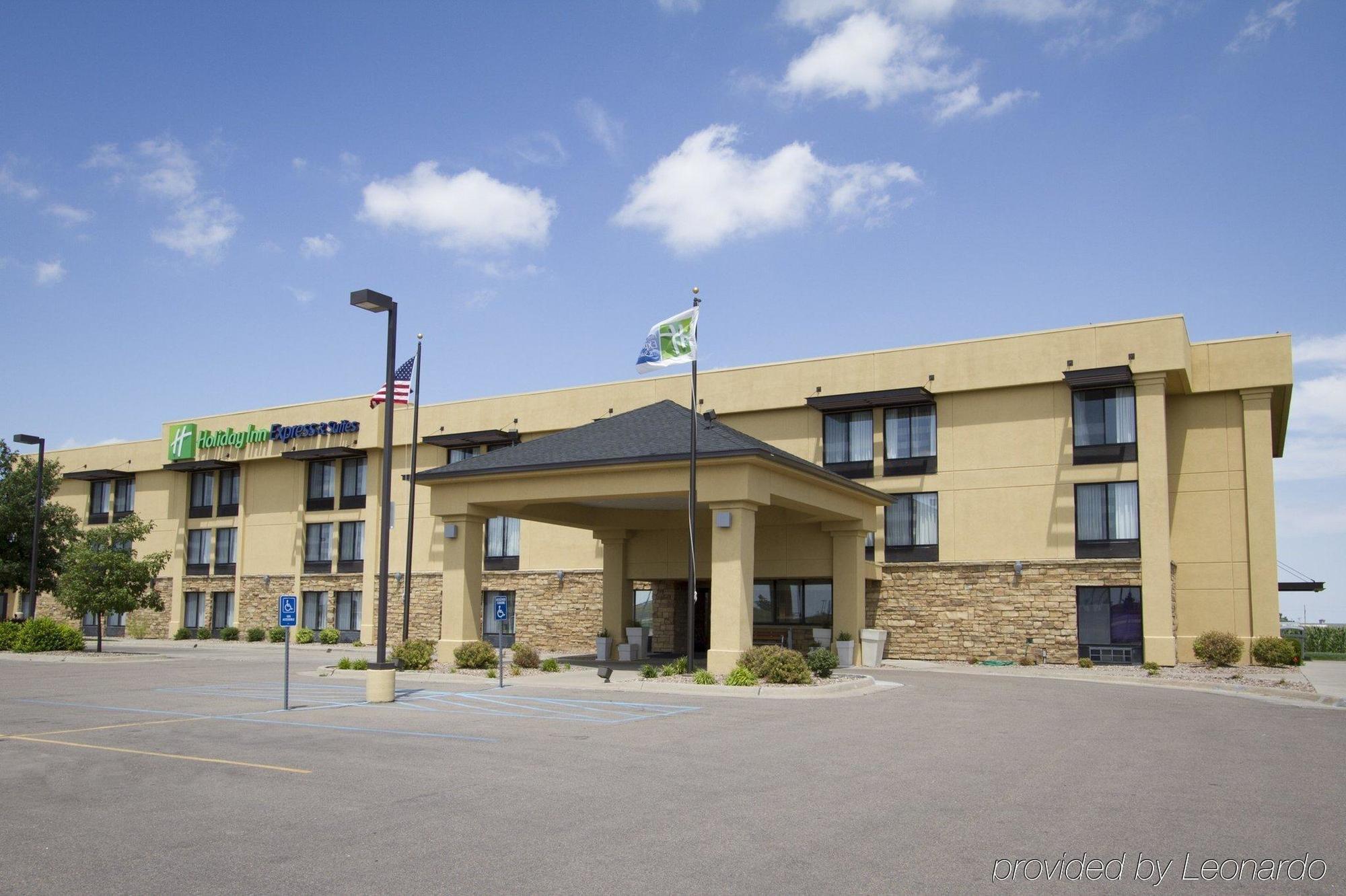 Holiday Inn Express Hotel & Suites Colby By Ihg Екстер'єр фото