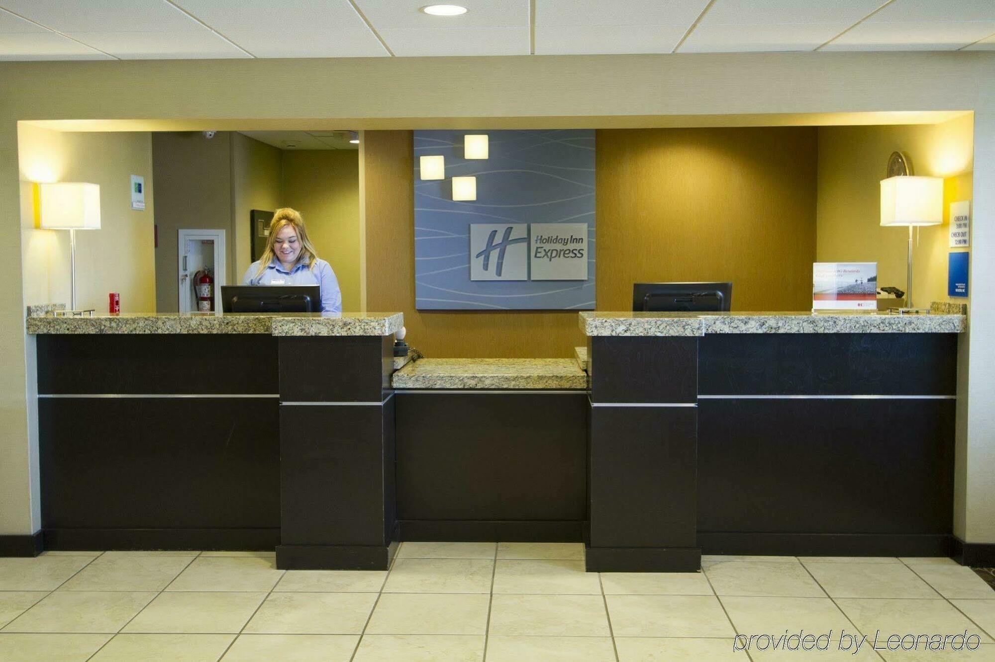 Holiday Inn Express Hotel & Suites Colby By Ihg Екстер'єр фото