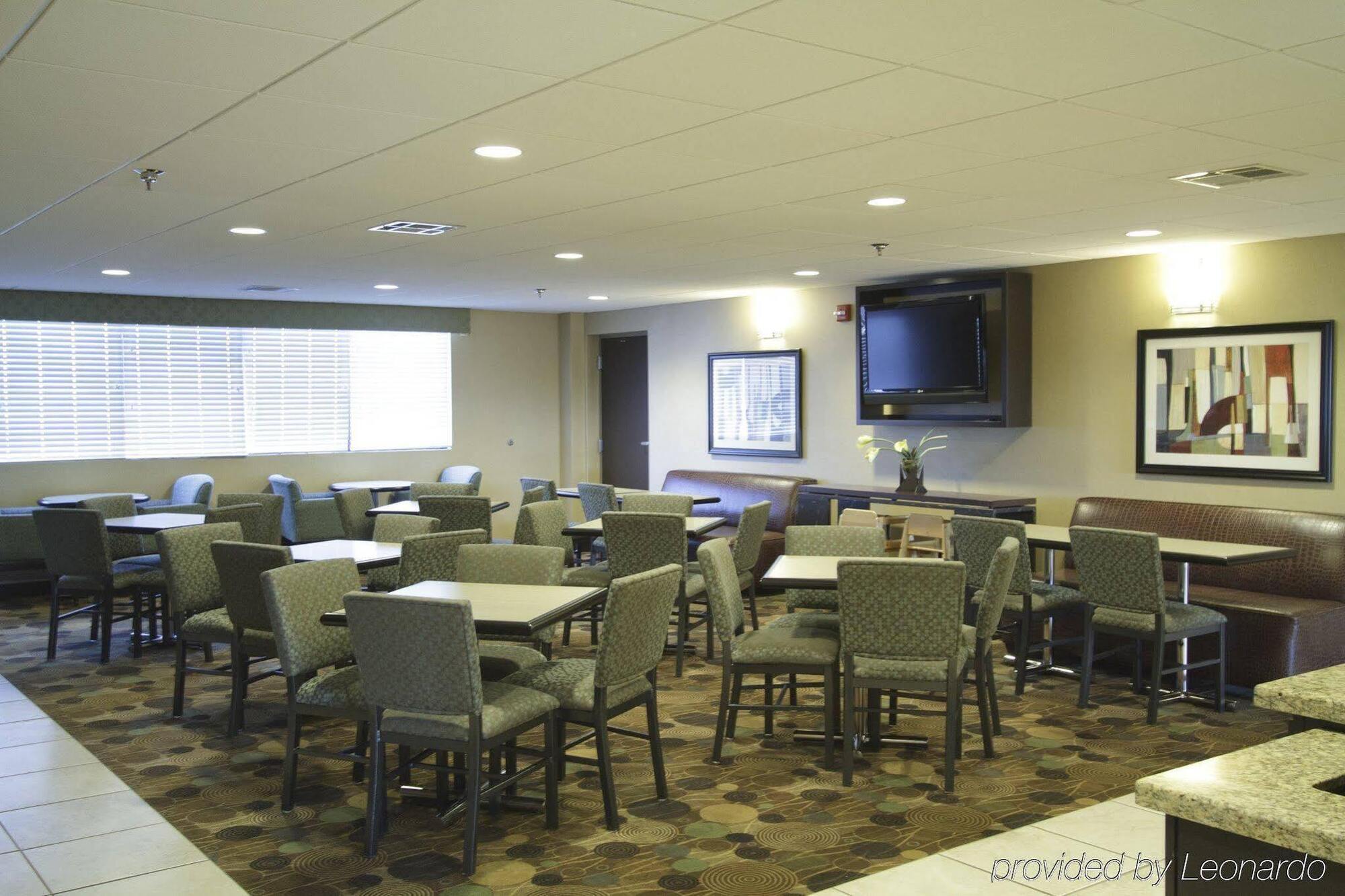Holiday Inn Express Hotel & Suites Colby By Ihg Екстер'єр фото