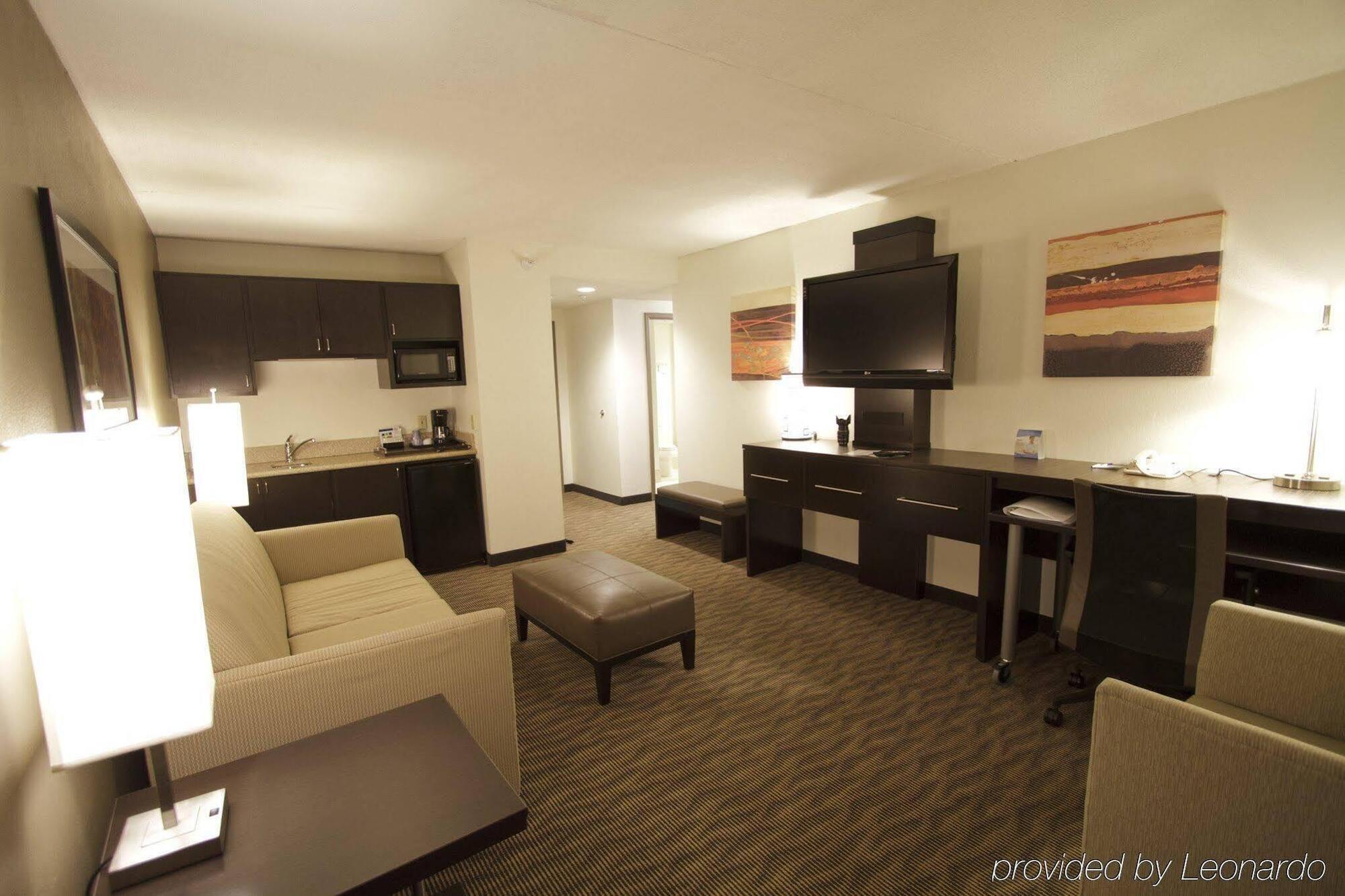 Holiday Inn Express Hotel & Suites Colby By Ihg Екстер'єр фото